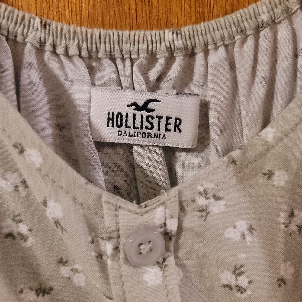Light green Hollister top